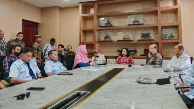 tuntutan_karyawan_pt_psu_deadlock_pemprov_sumut_tidak_ada_dana_segar_talangi_pembayaran_gaji
