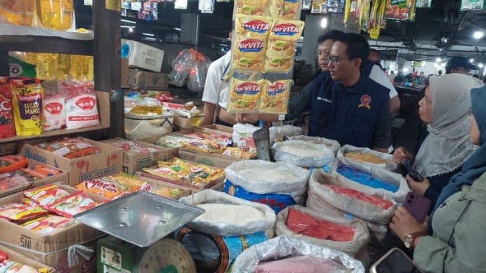 turun_tipis_harga_beras_masih_relatif_tinggi