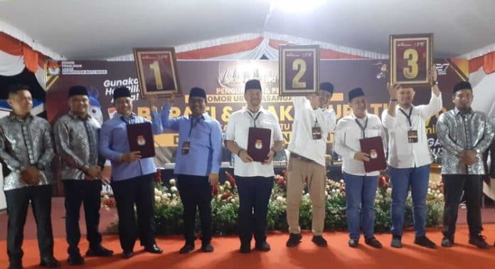 undian_nomor_urut_pilkada_batu_bara_berlangsung_mulus_zahir_datang_simpatisan_histeri