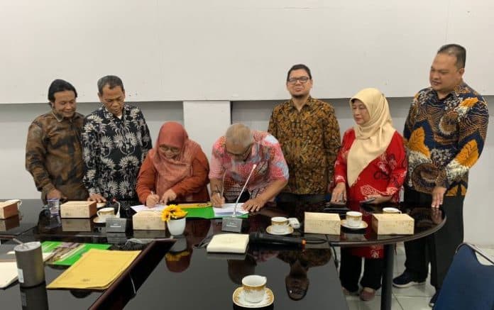 universitas_dharmawangsa_teken_moa_dengan_dosen_pemenang_hibah_kementerian