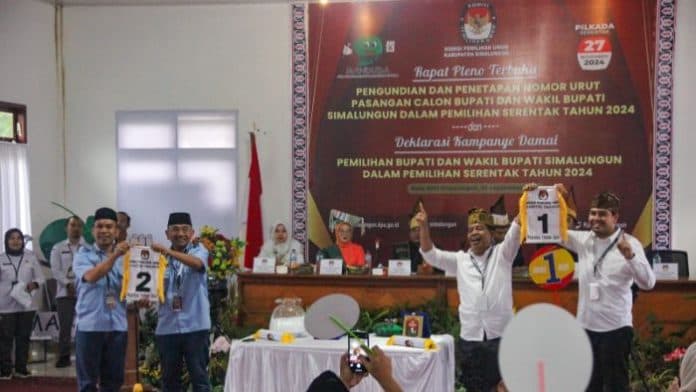 usai_cabut_nomor_urut_dua_paslon_bupati_dan_wabup_simalungun_siap_berkompetisi_sehat_tanpa_politik_uang