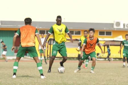 usai_dikalahkan_psps_riau_1_0_psms_kembali_latihan