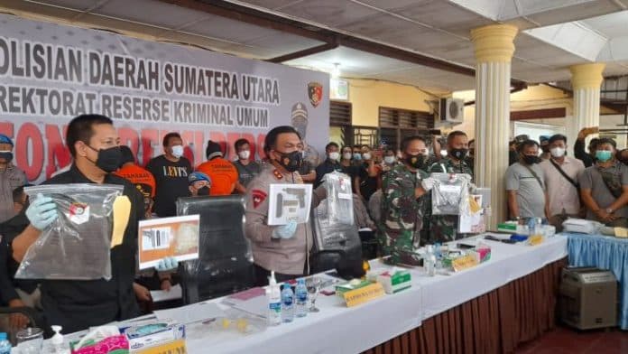 usai_dipakai_tembak_marsal_harahap_senpi_disimpan_di_makam_orangtua_pelaku