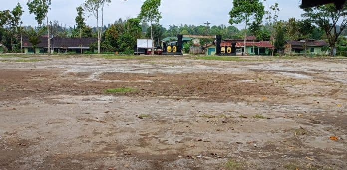 usai_dipakai_untuk_pasar_malam_lapangan_sudirman_sidikalang_rusak_parah
