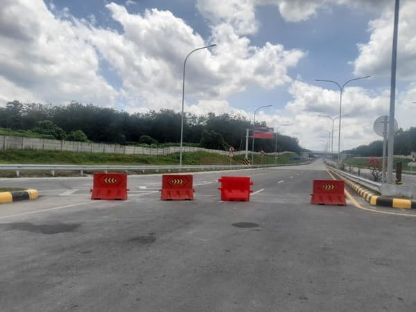 usai_diresmikan_presiden_tol_sinaksak_kembali_ditutup