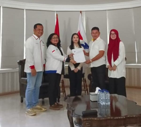 usai_golkar_perindo_menyusul_berikan_rekomendasi_mangatas_silalahi_ade_purba_di_pilkada_siantar