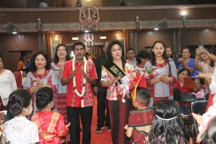 usai_lantik_bunda_paud_kecamatan_dan_desa_se_taput_satika_simamora_perhatikan_perkembangan_anak