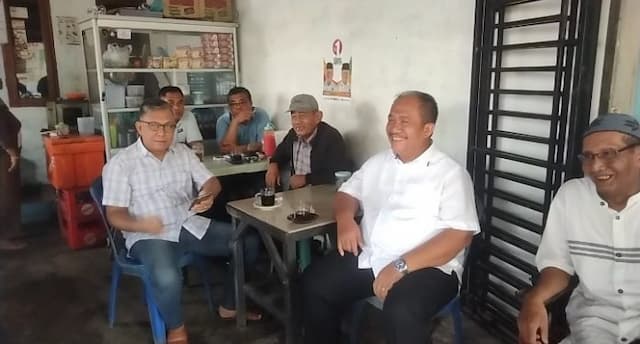 usai_memilih_taufik_santai_di_warkop_dan_optimis_menangkan_pilkada_asahan