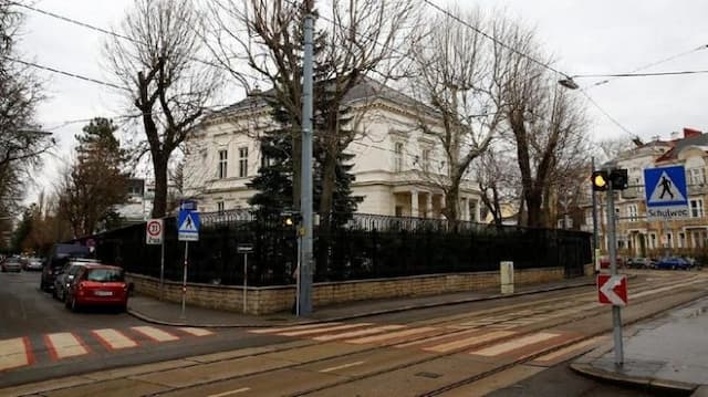 usai_teror_penembakan_tagar_pray_for_vienna_menggema_di_austria