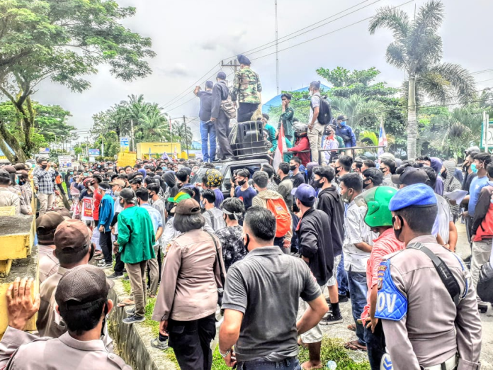 uu_ciptaker_banyak_versi_asosiasi_kepala_daerah_bingung