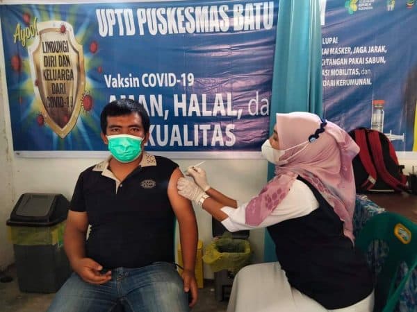 vaksinasi_pelayan_publik_masih_berlangsung_di_simalungun