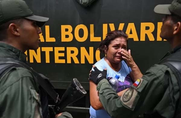 venezuela_kerahkan_11_ribu_tentara_untuk_rebut_kembali_penjara_yang_dikuasai_mafia