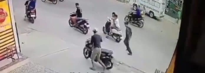 viral_begal_beraksi_di_siang_bolong_bawa_kabur_motor_matic_di_jalan_denai
