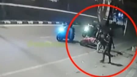 viral_komplotan_begal_bersajam_di_medan_rampas_sepeda_motor