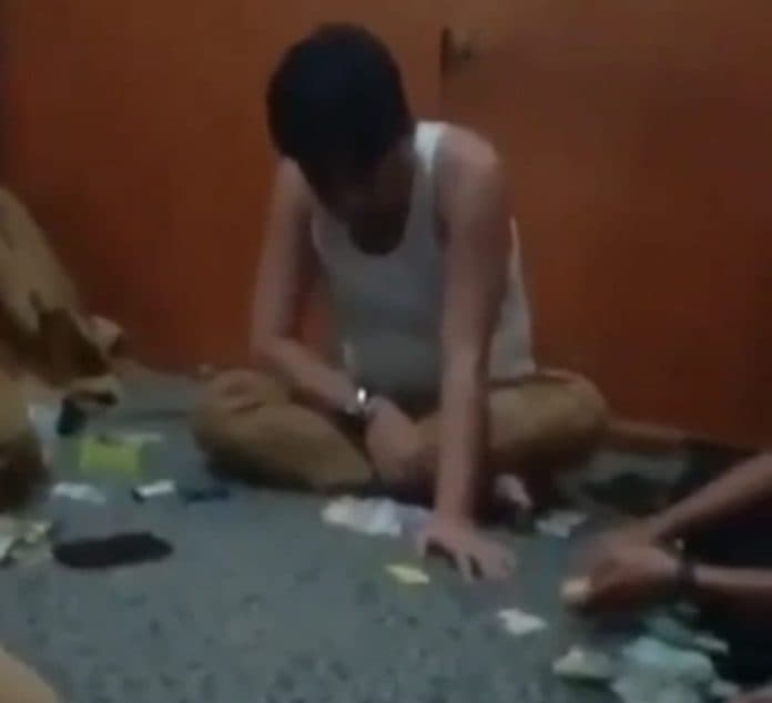 viral_segerombolan_oknum_asn_asyik_main_judi_di_dalam_ruangan_kantor_dprd_sumut