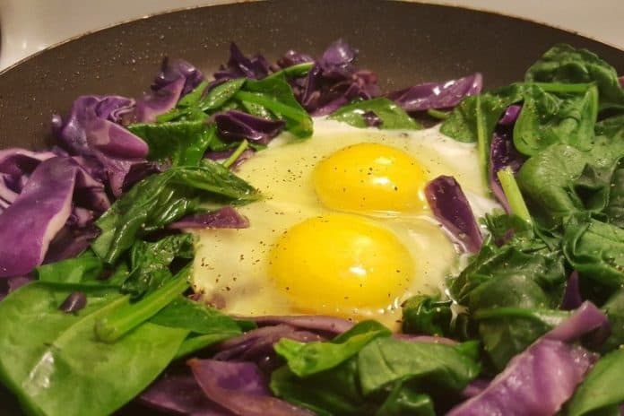 vitamin_k_dalam_bayam_telur_dan_keju_bantu_cegah_corona