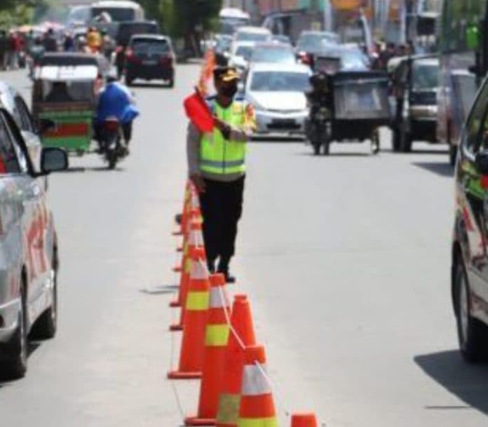 volume_kendaraan_meningkat_kemacetan_sempat_terjadi_simpang_beo_tebing_tinggi
