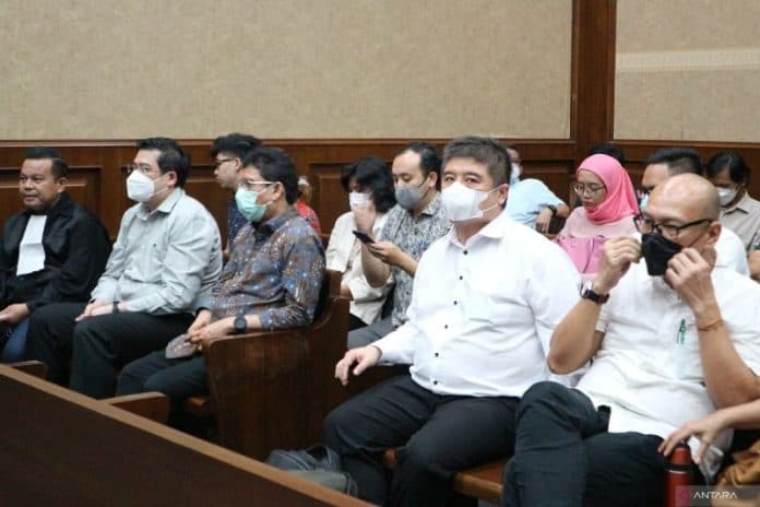 vonis_ringan_dalam_perkara_ekspor_minyak_goreng_ke_luar_negeri