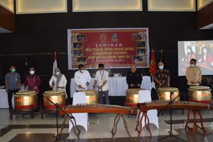 wabup_deli_serdang_budaya_tionghoa_menjadi_aset_budaya_lokal