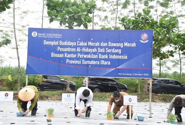 wabup_deli_serdang_hadiri_kick_off_program_pemberdayaan_usaha_pesantren_al_hidayah
