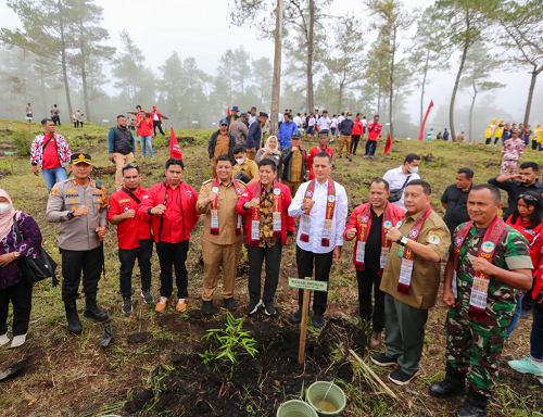 wagubsu_10_ribu_pohon_ditanam_di_togaraja_samosir_bakal_punya_wisata_buah