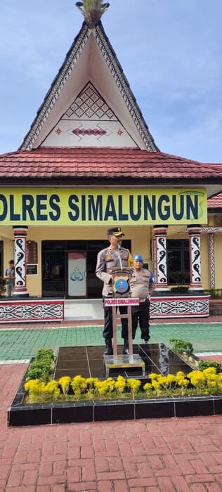 wakapolres_simalungun_cek_randis_jaga_sikap_saat_berinteraksi_ke_masyarakat