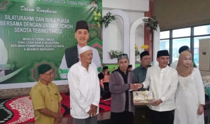 wakil_ketua_dprd_tebing_tinggi_ajak_warga_tebar_kebaikan_di_ramadhan