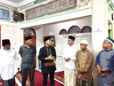 wakil_ketua_dprd_tebing_tinggi_safari_ramadhan_ke_sejumlah_masjid