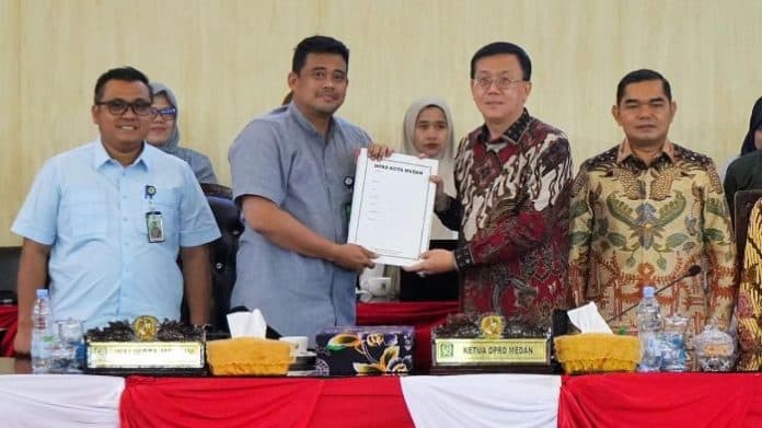 wali_kota_bobby_harap_r_apbd_kota_medan_2025_jadi_stimulus_berkembang_perekonomian