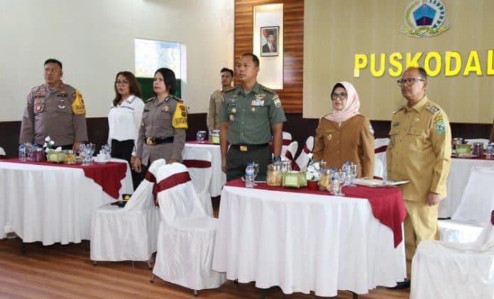wali_kota_siantar_ikuti_komsos_pemanasan_global_ini_pesan_aster