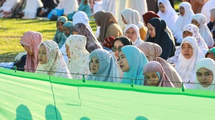 wali_kota_siantar_ikuti_shalat_iduladha_khatib_semua_stakeholder_harus_sinergis
