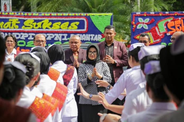 wali_kota_susanti_janji_perjuangkan_kesejahteraan_perawat_di_siantar