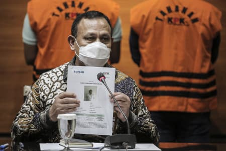 wali_kota_tanjung_balai_m_syahrial_resmi_ditahan_kpk