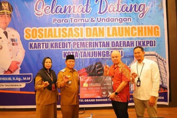 wali_kota_tanjungbalai_luncurkan_kartu_kredit_pemerintahan_daerah