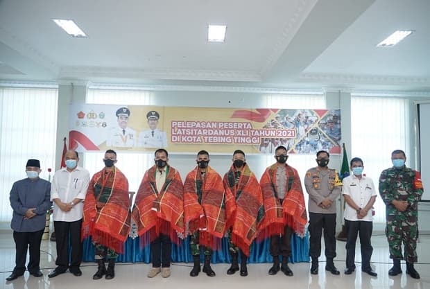 wali_kota_tebing_tinggi_berharap_latsitardanus_kelak_jadi_pengayom_masyarakat