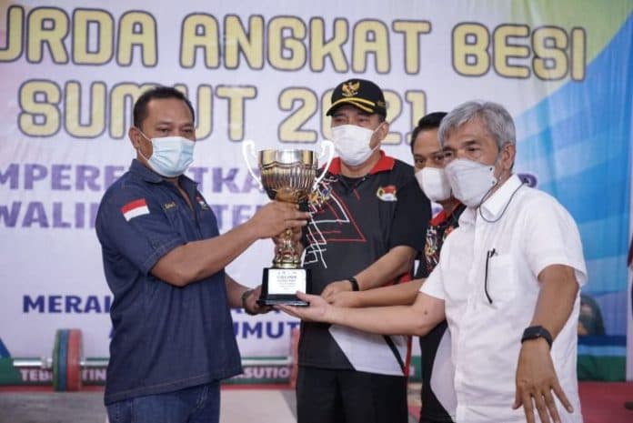 wali_kota_tebing_tinggi_buka_kejurda_angkat_besi_sumut_perebutkan_piala_wali_kota