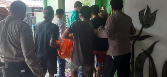 wanita_25_tahun_tewas_gantung_diri_di_siantar