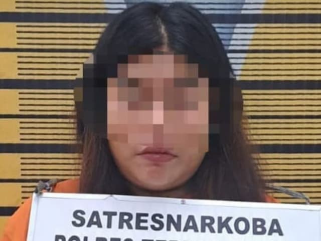 wanita_muda_residivis_kasus_narkoba_ditangkap_atas_kepemilikan_057_gram_sabu