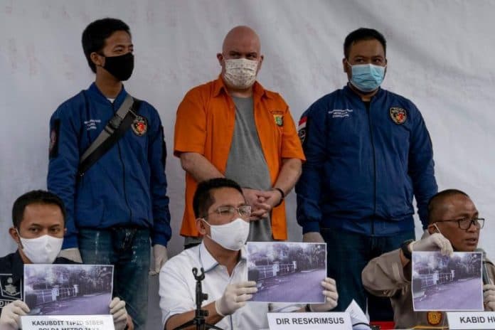 warga_as_buronan_fbi_terdakwa_kejahatan_seksual_terhadap_anak_ditangkap_di_jakarta