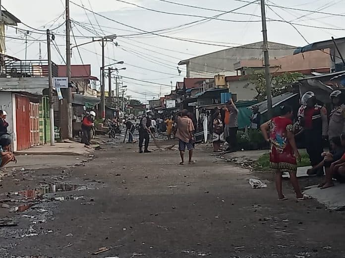 warga_belawan_bentrok_3_orang_kena_tembak_senapan_angin