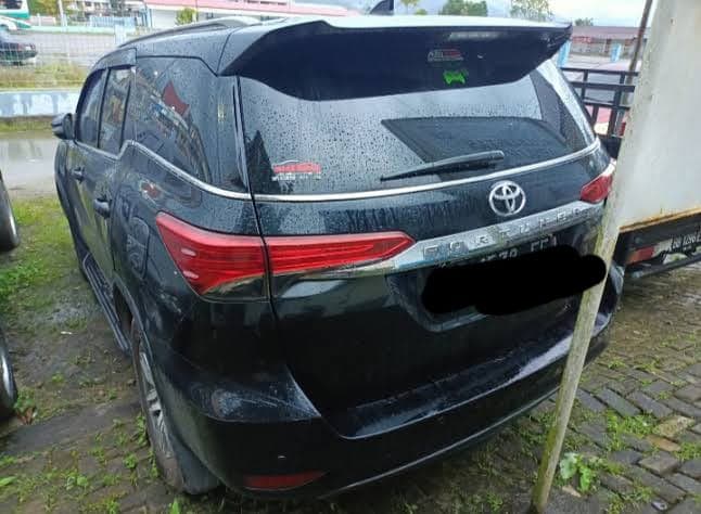 warga_desak_bupati_dan_ketua_dprd_taput_batalkan_pembelian_dua_unit_mobil_dinas_seharga_rp13_miliar