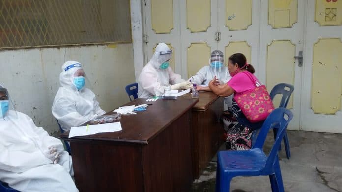 warga_enggan_rapid_test_aparat_dan_lurah_sukadame_siantar_jemput_warga