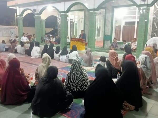 warga_komplek_bsp_lubuk_pakam_peringati_maulid_nabi_pererat_silaturahmi