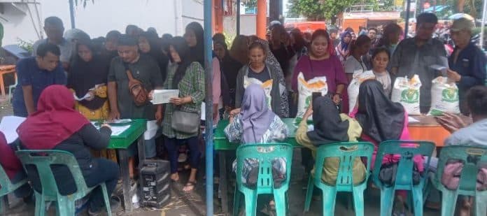 warga_kota_tebing_tinggi_protes_bantuan_cbp_tak_tepat_sasaran