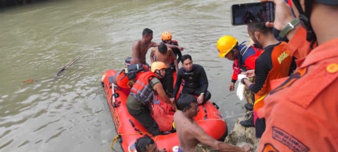 warga_medan_labuhan_tewas_terseret_arus_sungai_di_desa_sembahe_baru