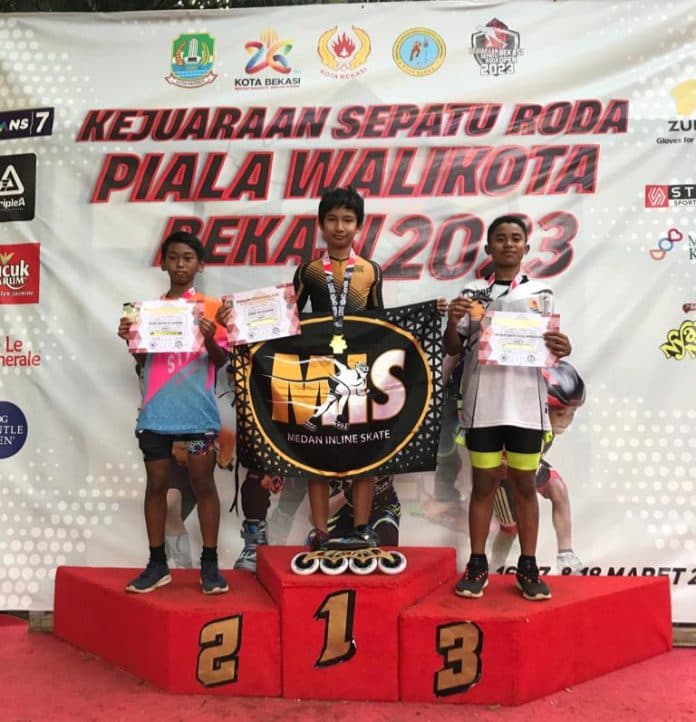 warga_medan_sabet_emas_dan_perunggu_di_kejuaraan_sepatu_roda_bekasi_open_2023