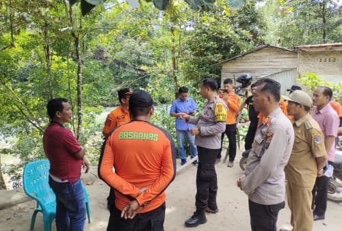 warga_pintu_pohan_hanyut_terseret_arus_sungai_asahan_saat_menebang_pohon