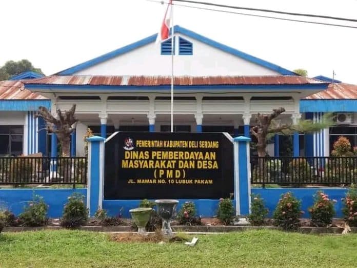 warga_protes_pengangkatan_kadus_jadi_kasi_pemerintahan_desa_perdamean