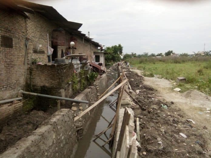 warga_sambut_baik_proyek_drainase_gunung_bhakti
