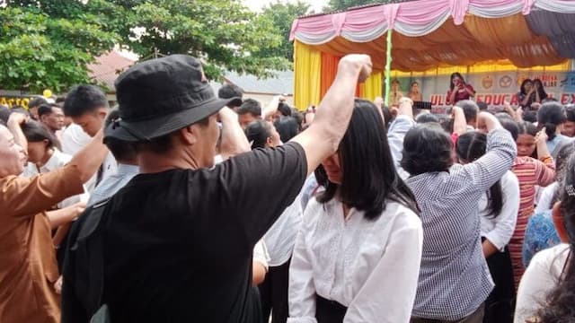 wariskan_budaya_batak_sman_i_uluan_kabupaten_toba_lakukan_tradisi_boras_si_pir_ni_tondi